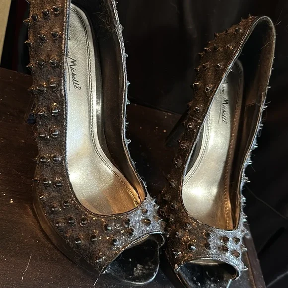 Closet clean out!! - Picture 3 of 8